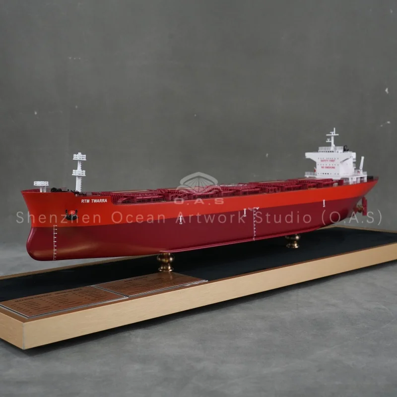 Exquisite bulk carriers model with ABS material, customized for marine department. Vivid simulation and fine craft, ideal ornament for lobby display, business gift and maritime exhibition with logo & color customization.Amber@vesselmodel.com Tel：+86 18038048785