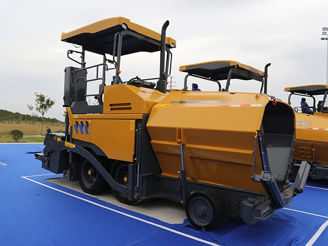 Road Construction Paver Machine RP453L Wheel Asphalt Concrete Paver factory