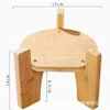 The three-legged circular plate has a diameter of 16 centimeters.