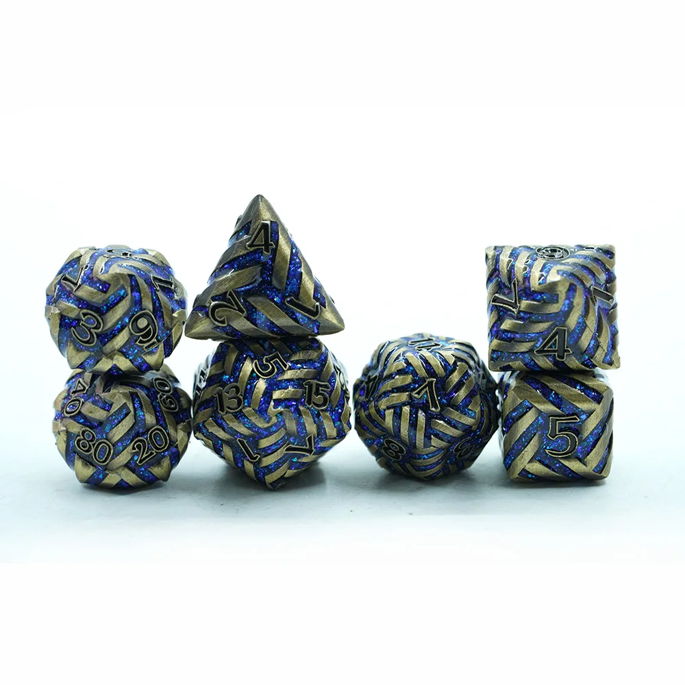 Egendesignet Logo 16mm Kopperfarget Terningsett med Blå Gnisten Mika Stripe til DND Spill