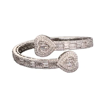 Luxury Fashion 18K Gold Plated Brass Diamond Women's Iced Out Heart Baguette Bangle Bracelet with Zircon Stone