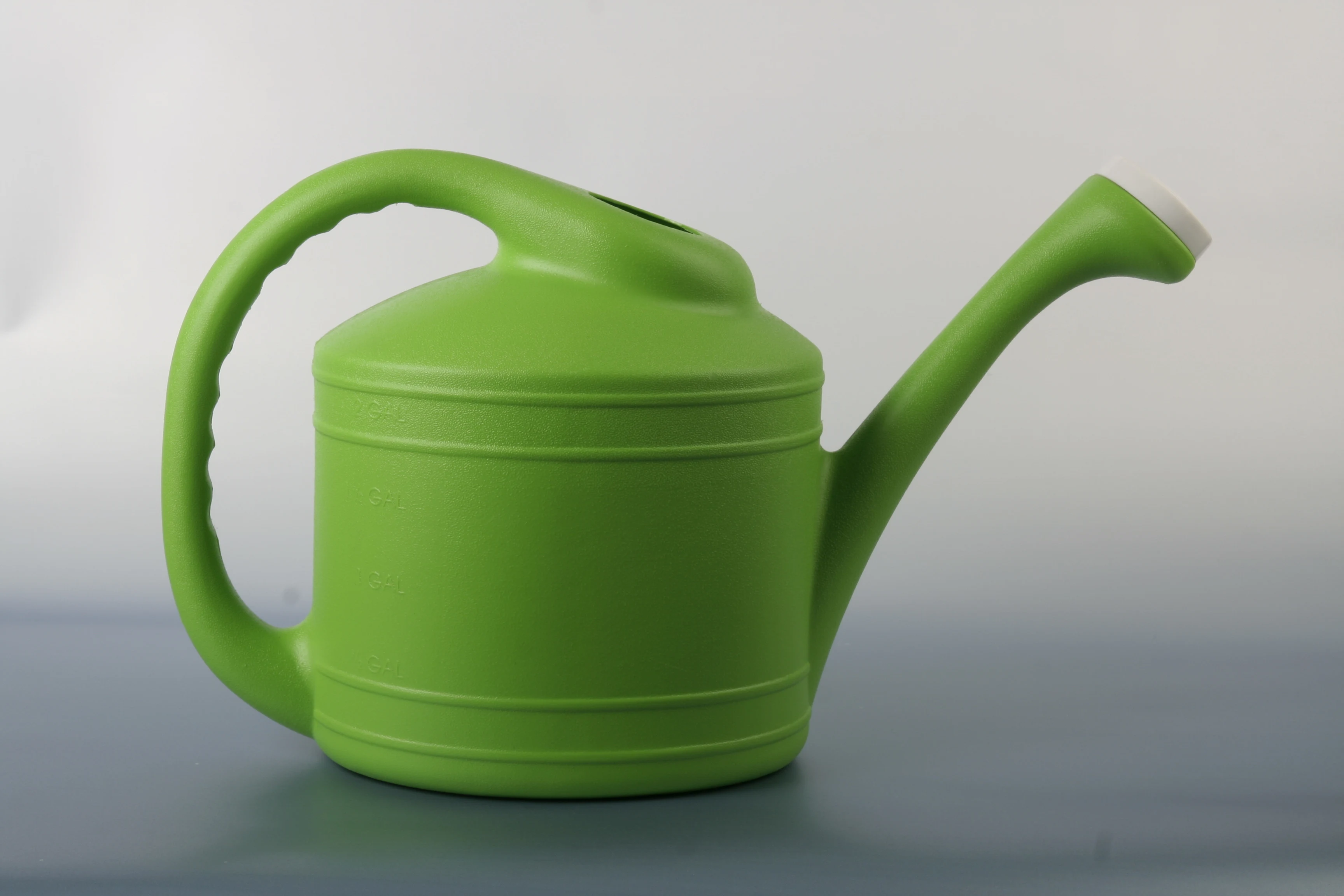Wholesale 1.5l Plastic Garden Indoor Long Spout Mini Watering Can