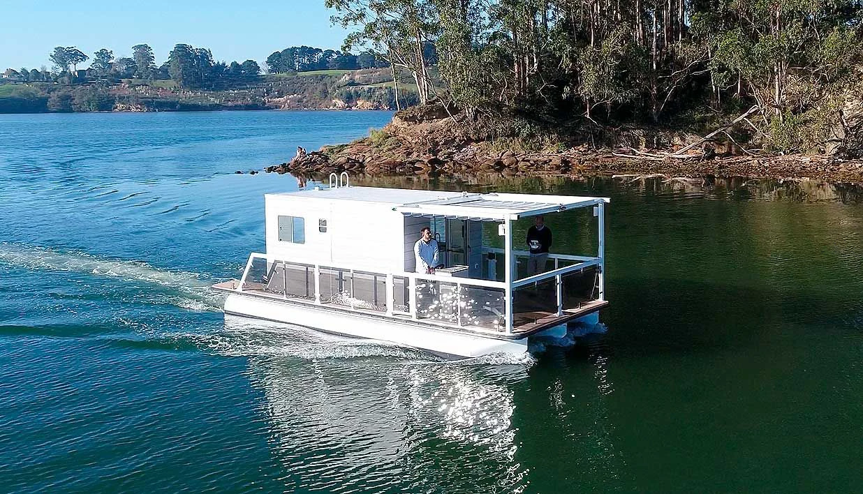 Custom Inboard Pontoon 2024 Luxury Custom Tailored Pontoon Boat for Resort Rentals