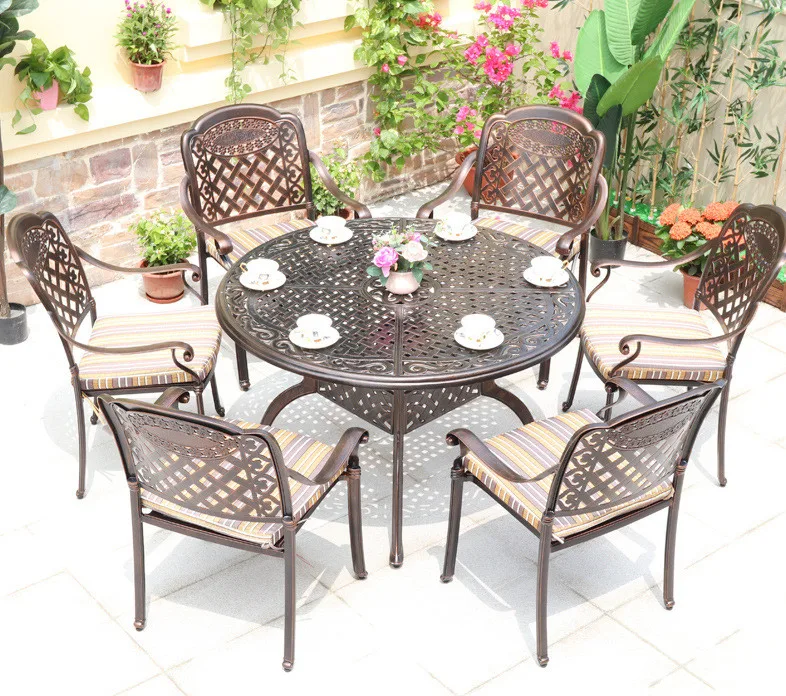 Outdoor aluminum garden table hot sales 2021 patio casting aluminum dining round table and chair set