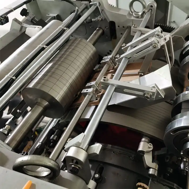 Полностью автоматическая машина для производства пакетиков из крафт-бумаги