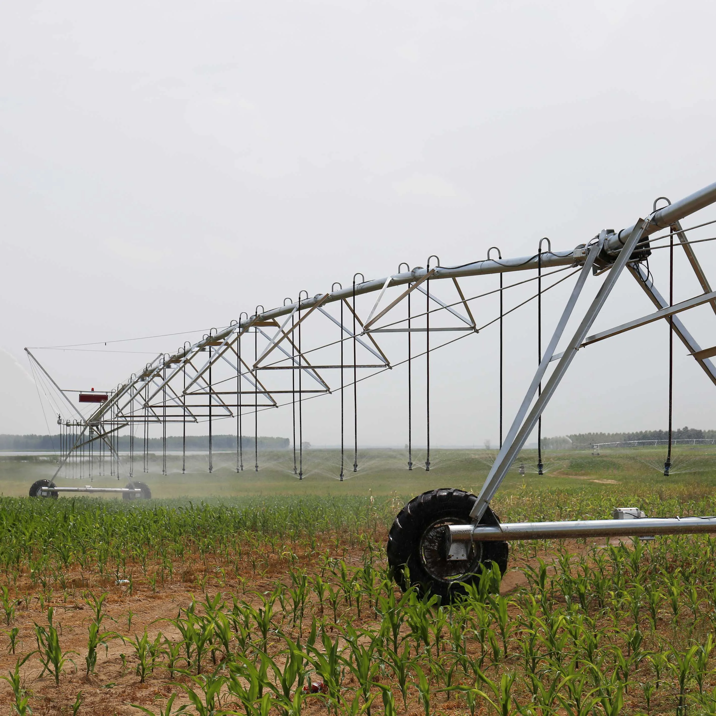 农业中心枢轴灌溉系统喷灌灌溉设备机械设备