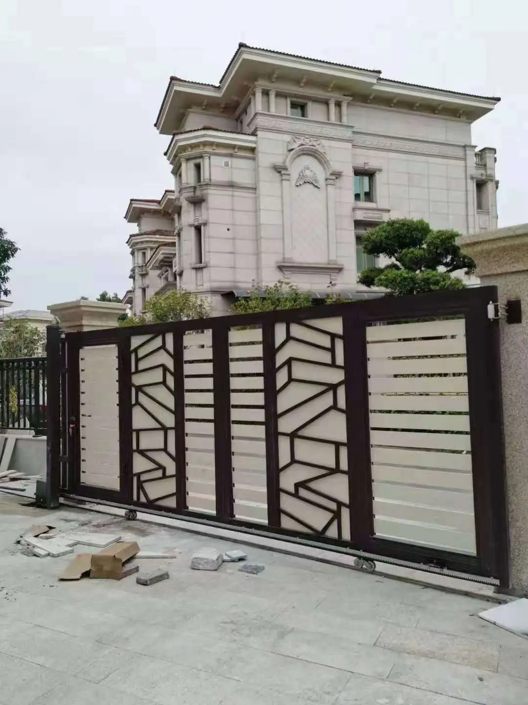 Outside Widely Used Farm Entry Driveway Grill Gates Sliding Pipe Gate Designs Sliding Gate