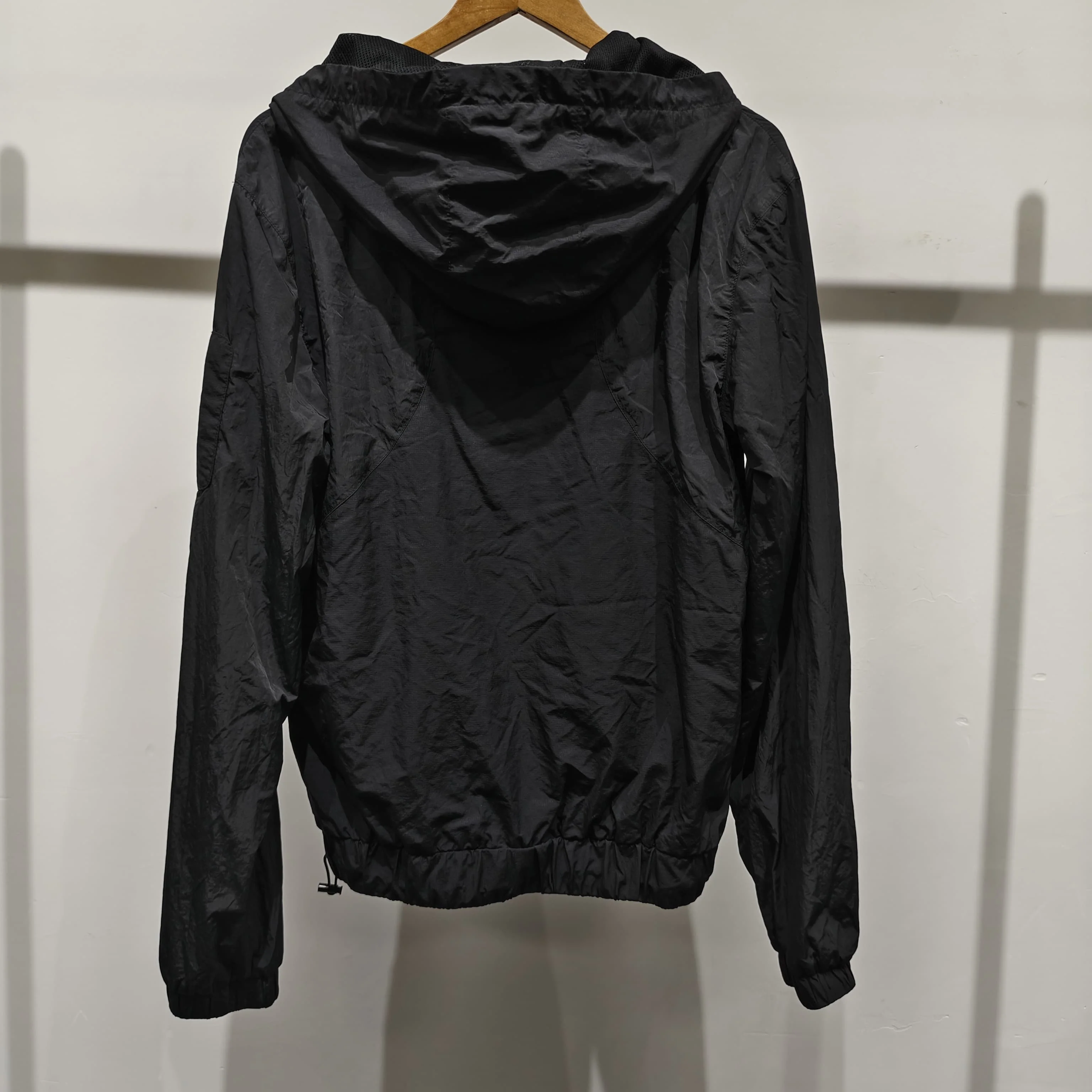 High Quality Men Hip Hop Vintage Streetwear Zip up Running Windbreaker Jacket With Waterproof Soft Shell and Breathable Feature gallery 2