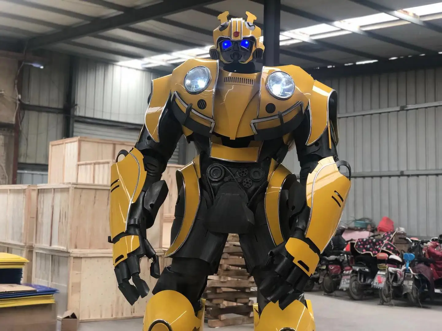 新着 リアルで高品質 2 7m級 人が中に入れる コスプレロボット衣装 魅惑のロボットスーツ