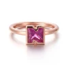 Anillo de oro macizo de 18k con gema de laboratorio
