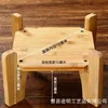 The four-legged square plate has a diameter of 18.5 cm.
