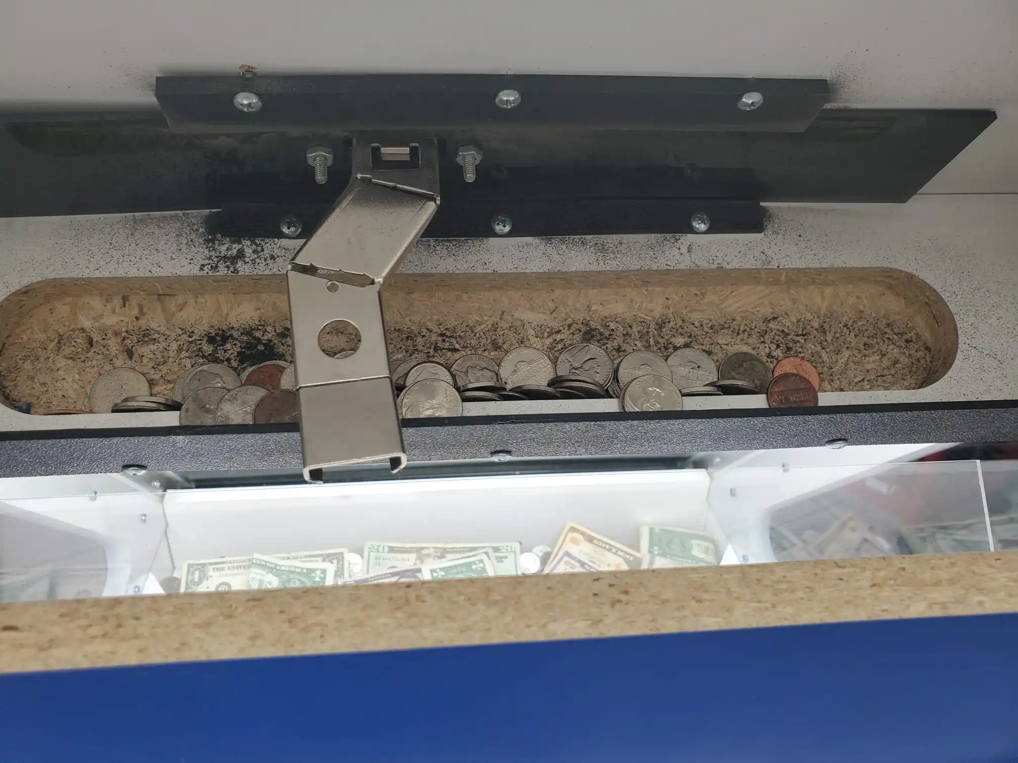 Attractive Indoor Push Coin Game Machine Bonus Hole Coin Pusher Coin