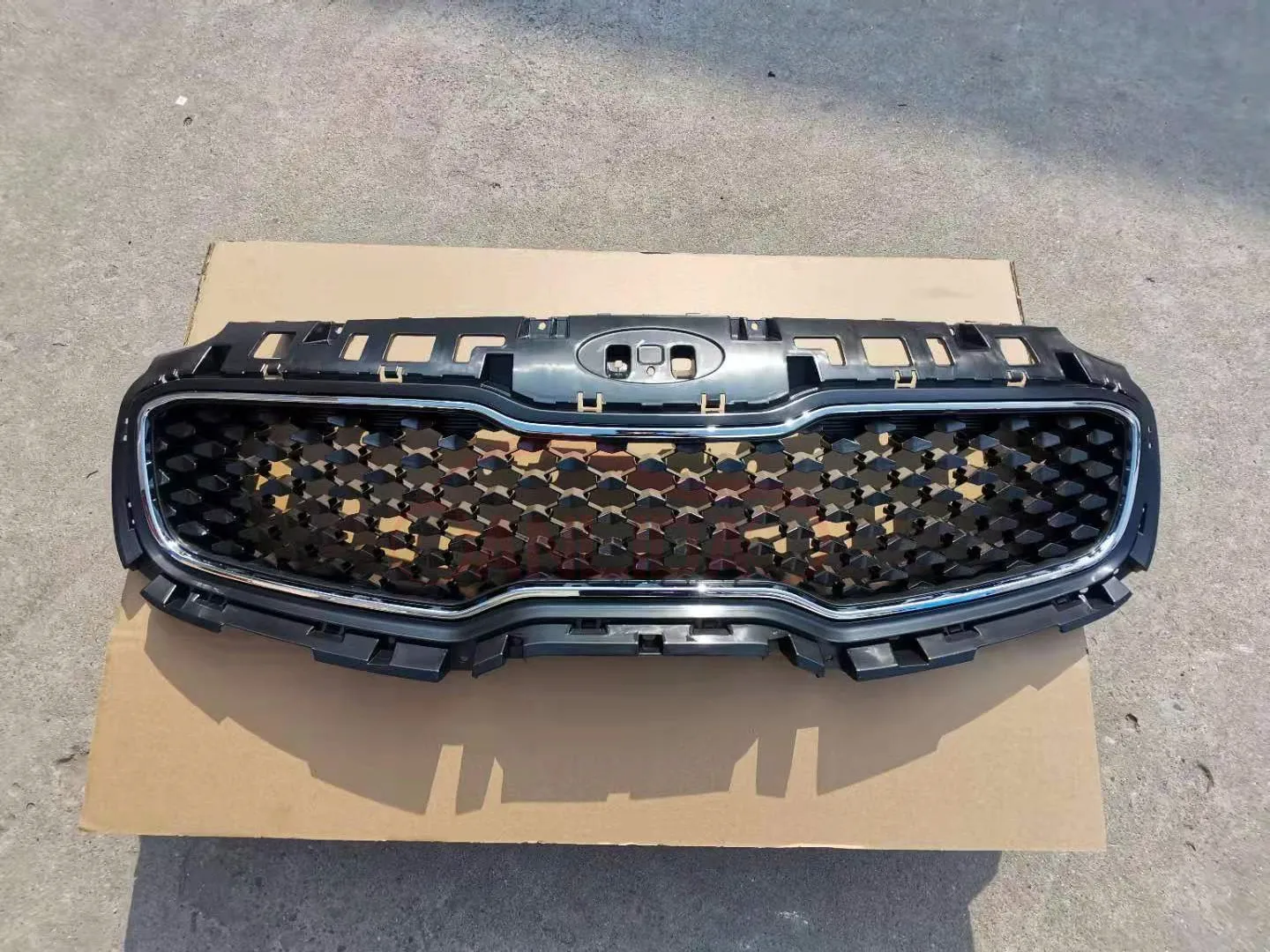 OEM Genuine Kia Sportage 2015-2018 Black Chrome Front Grill - 86350F1010