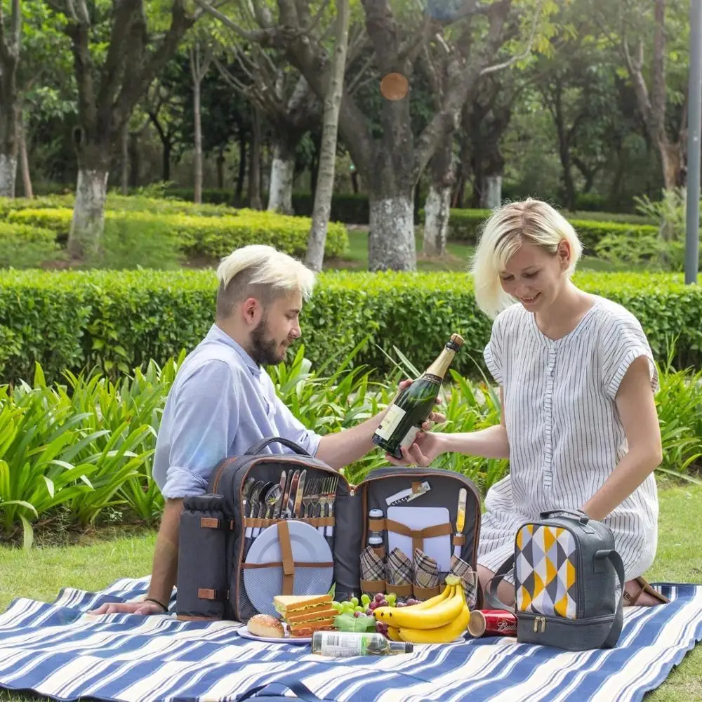 100% Polyester Fleece And Aluminium film Camping Waterproof Outdoor Custom Folding Picnic Blanket