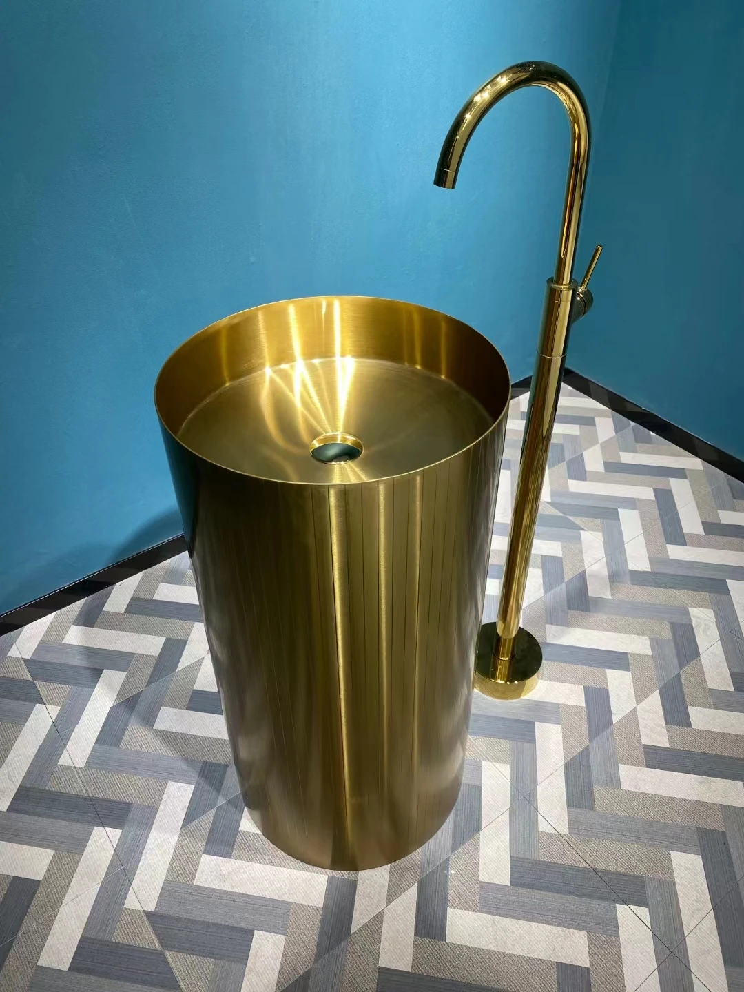 Luxury Round Stainless Steel 304 Pedestal Basin Black Grey Multi-color Freestanding Wash Basin Sink