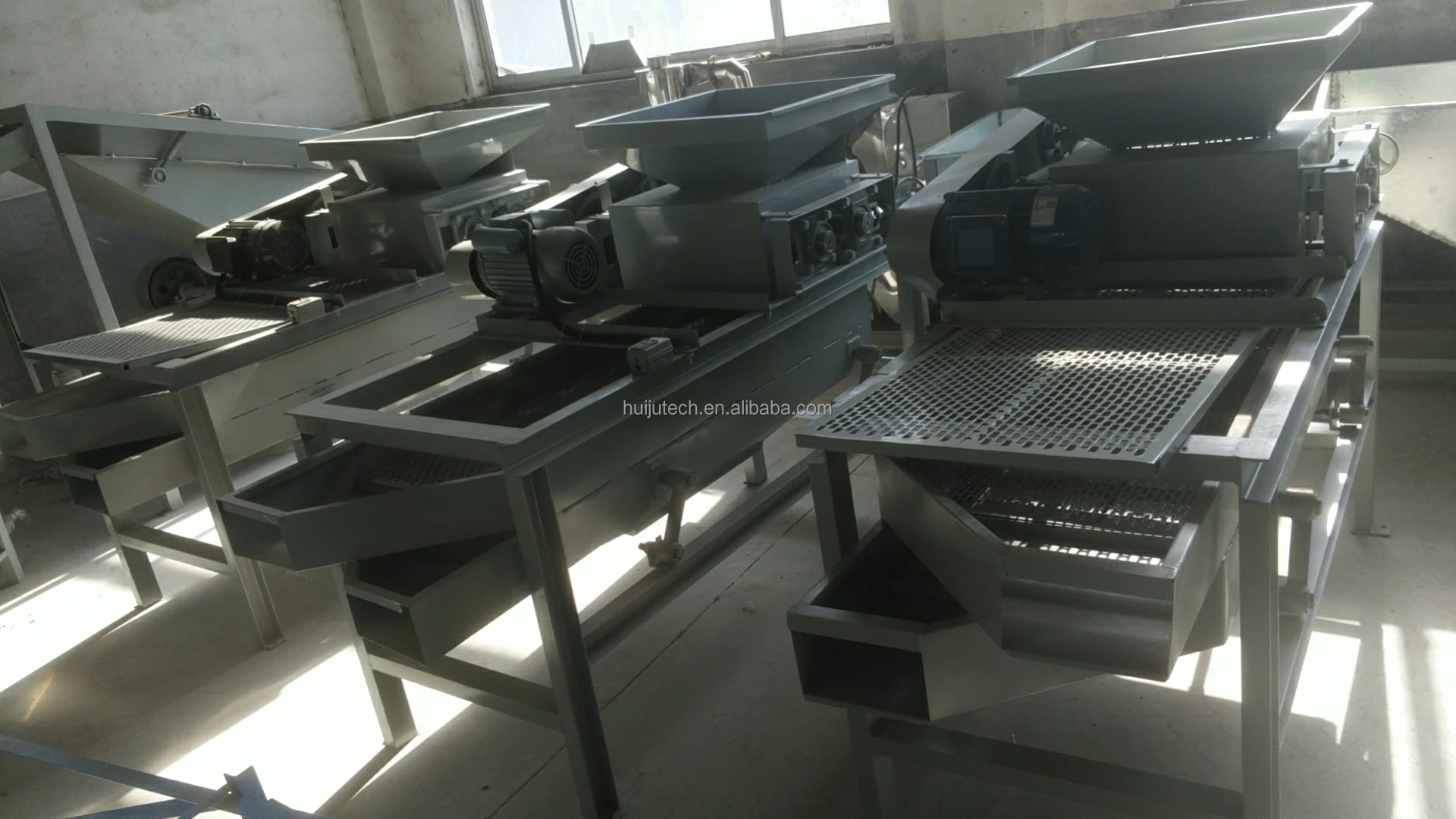 Hard Nuts Shell Removing Sheller Apricot Shelling Cracker Peach Cracking Machine for Almond Walnut Hazelnut Palm Kernel
