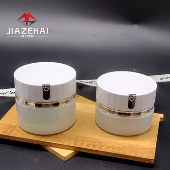 Customized LuxuryGlass Cream Jar with Screw Lid Empty Cosmetics Skincare Container for Face Cream Skin Care Lotion