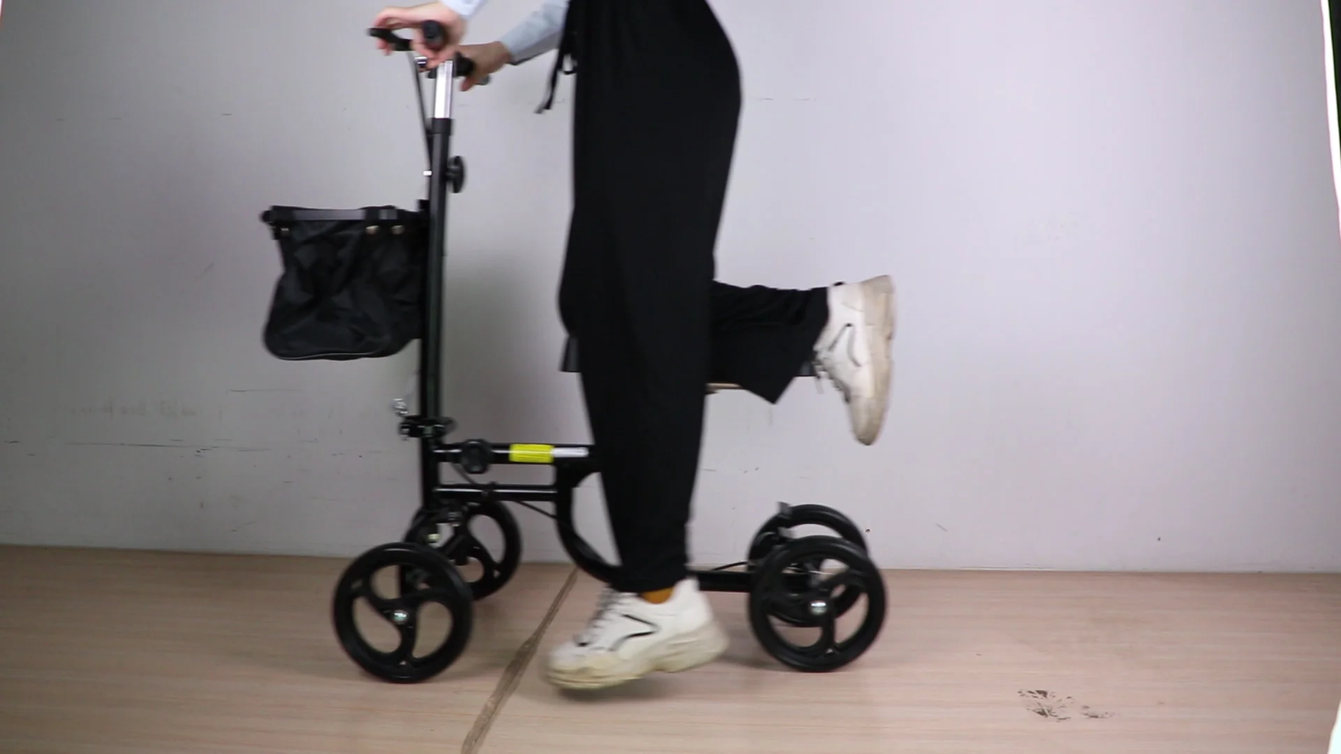 Sc4095a Folding Adults Walker Medical Disabled People Stainless Steel