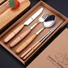 Couteau + fourchette + cuillère + baguettes