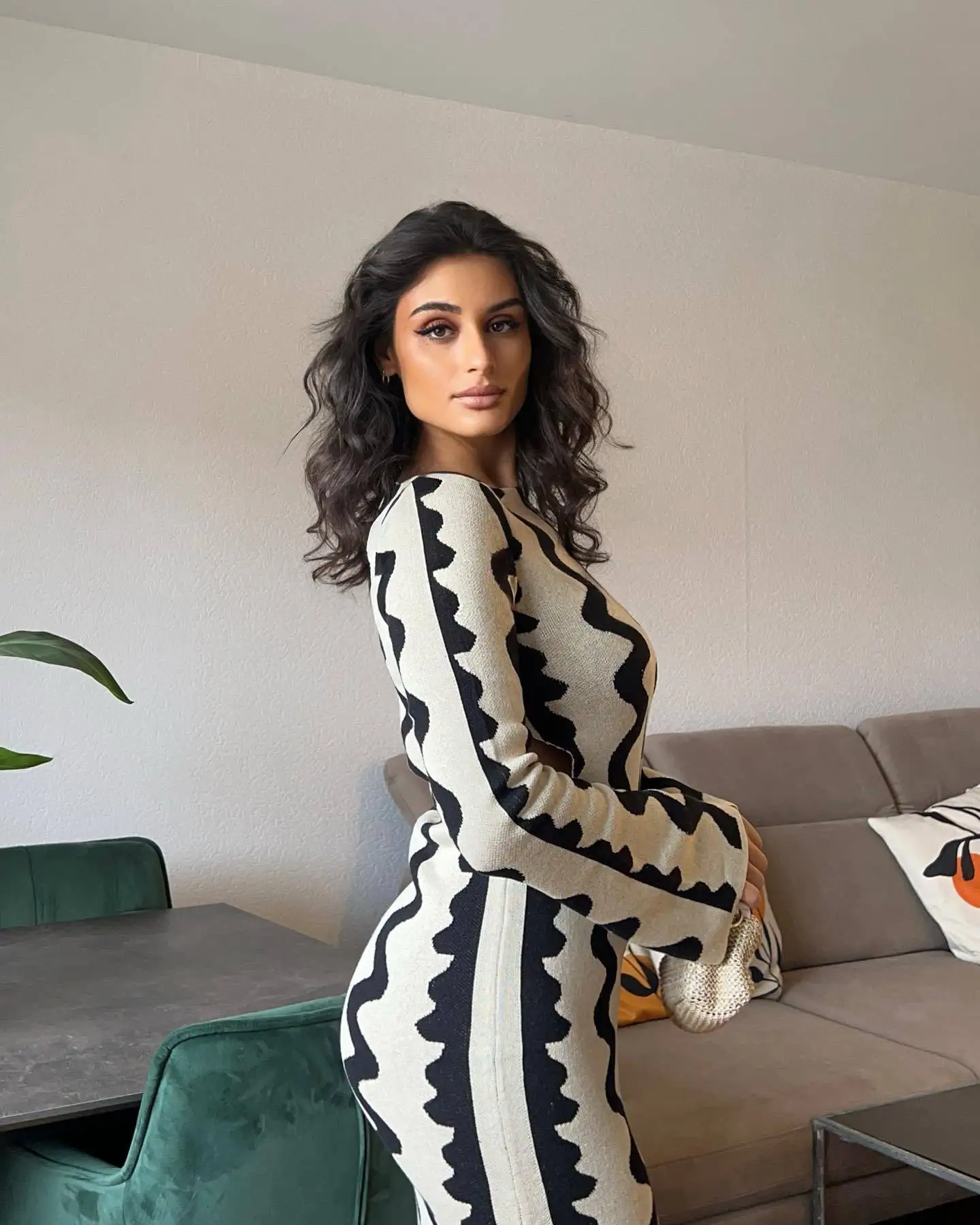 Luxury Designer Brand Wave Line Long Sleeve Casual Long Knit Dress Winter  Women Elegant