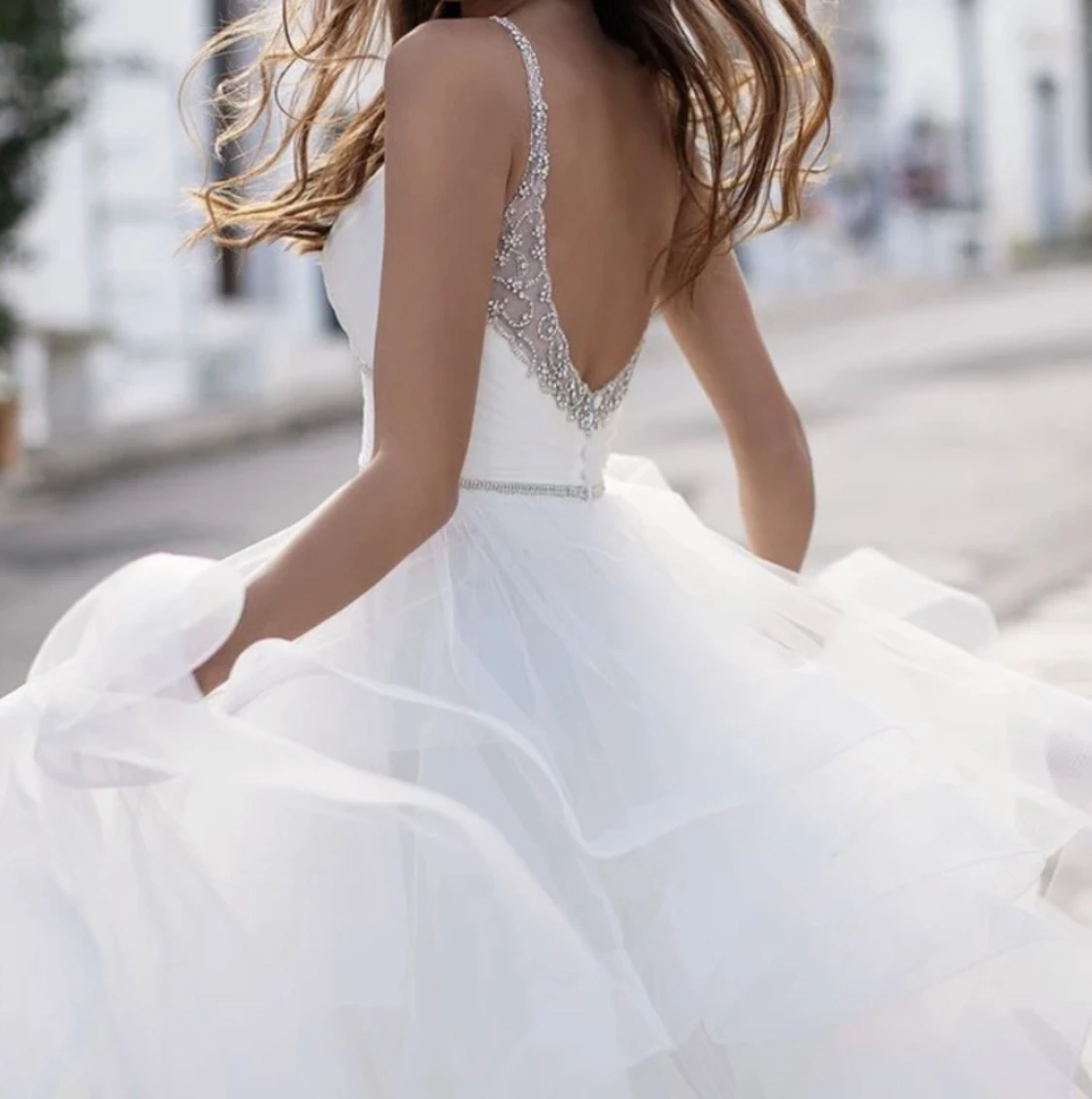 ON438 Charming Princess Wedding Dress Spaghetti Straps Tiered Backless Crystal Beads Pleat Sweep Train Bride Gown