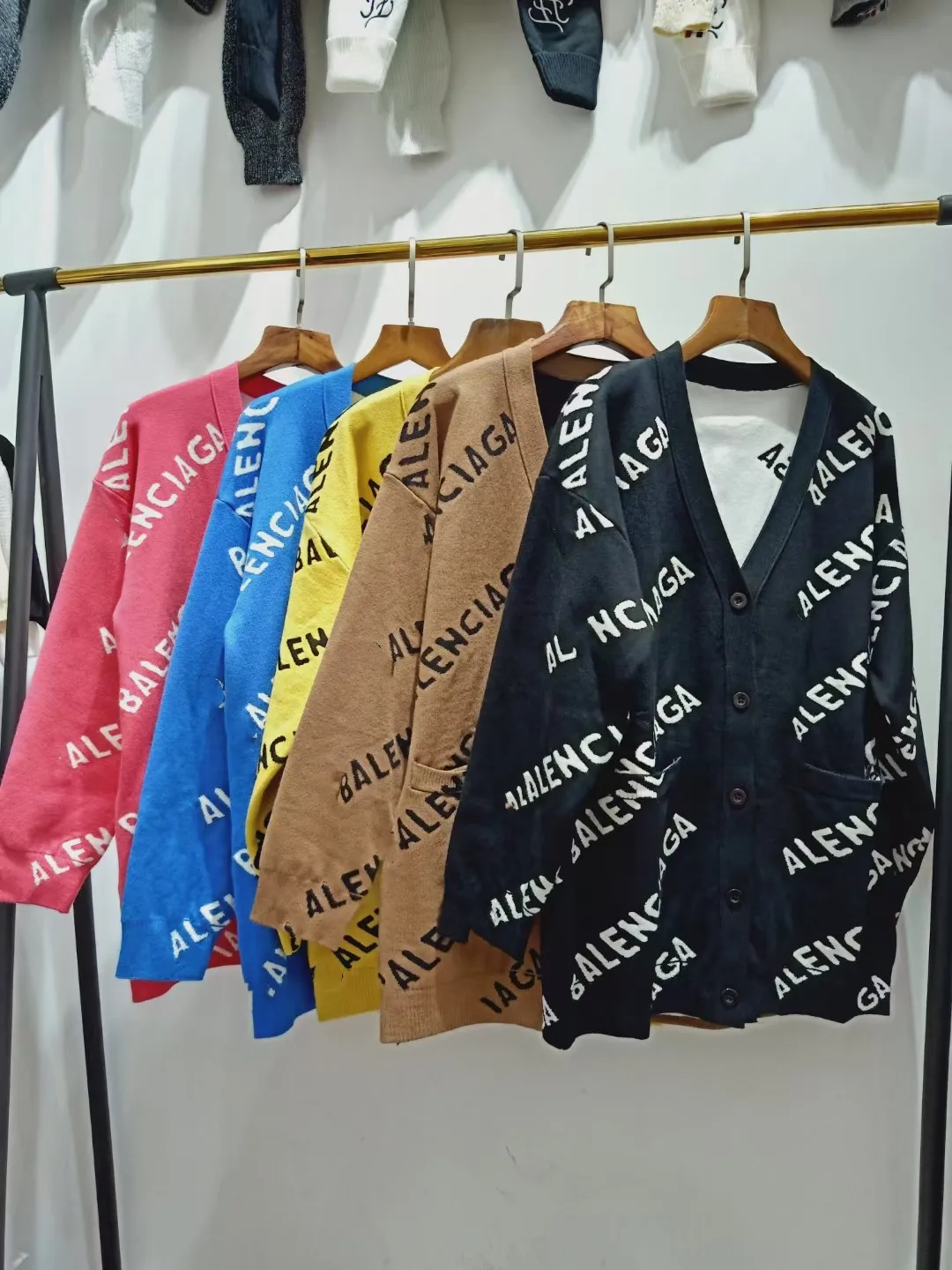 Suéter Con Estampado De Logotipo De Monograma Para Mujer,Suéter Grueso Con  Cuello Levantado,Top Suelto De Punto De Marca De Lujo - Buy Nuevo Estilo De  Lujo De Mujeres De Piel De Zorro