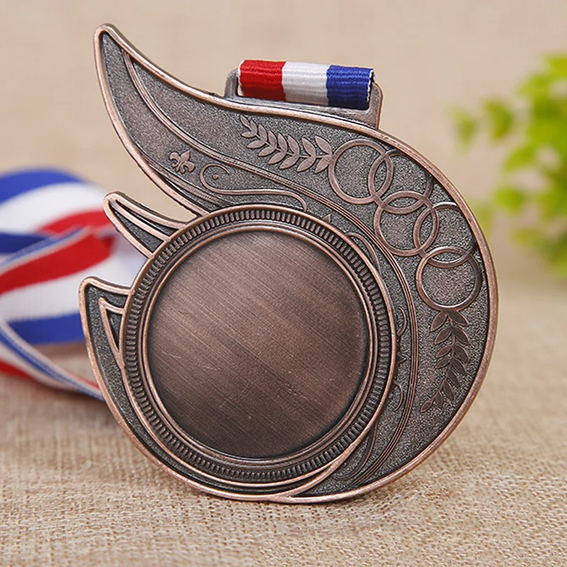 Medallas personalizadas del océano del deporte del metal de la galjanoplastia antigua de la aleación del cinc que ejecutan la medalla de acabado con la cinta