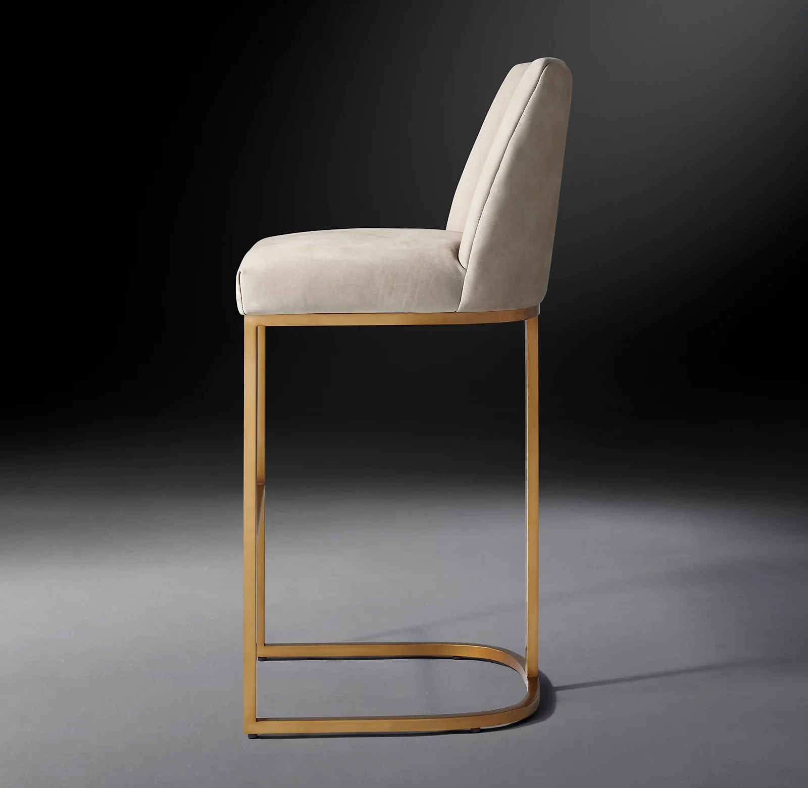 emery curved back chair