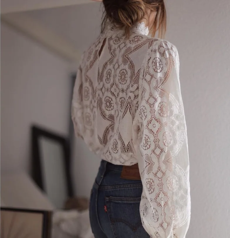 Factory Price Low MOQ Women Balloon Sleeve Blouse Long Sleeve White Lace Hollow Out Blouse