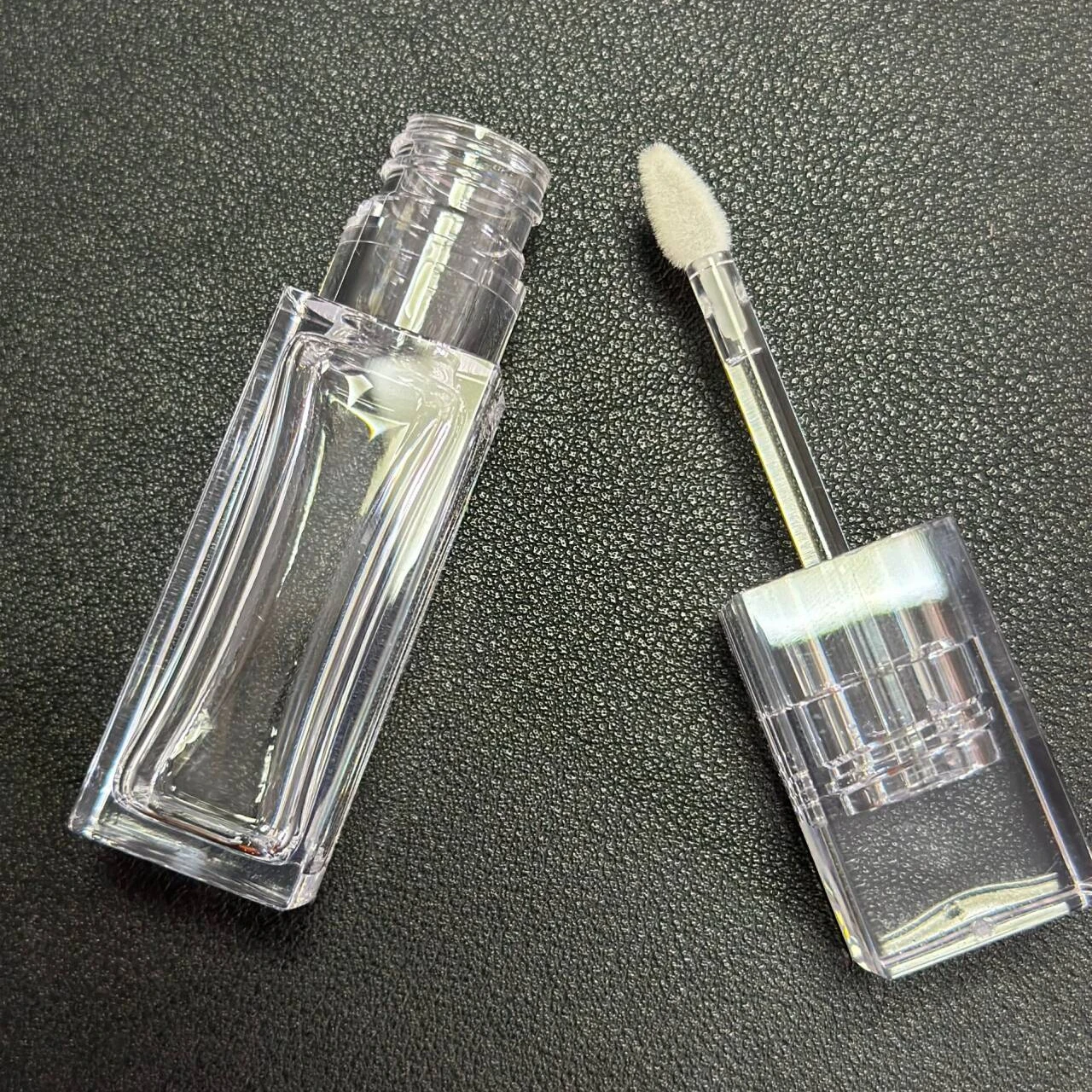 Customized Transparent 10ml Lipgloss Tube Lip Oil Container Large Wand Applicator Lip Gloss Tubes with Big Brush