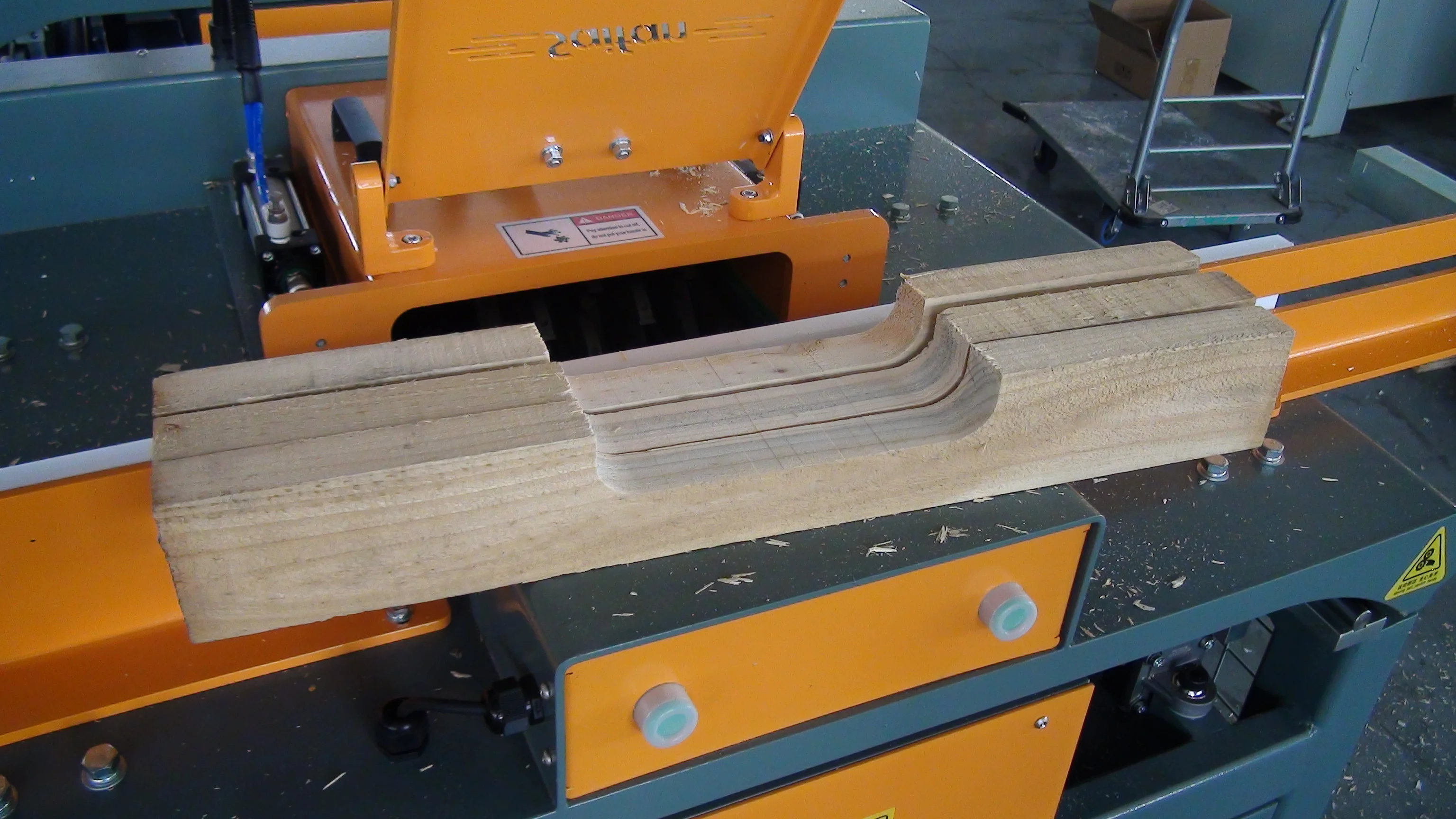 SF7011 Automatic Single Head Notcher Machine for Wooden Pallet