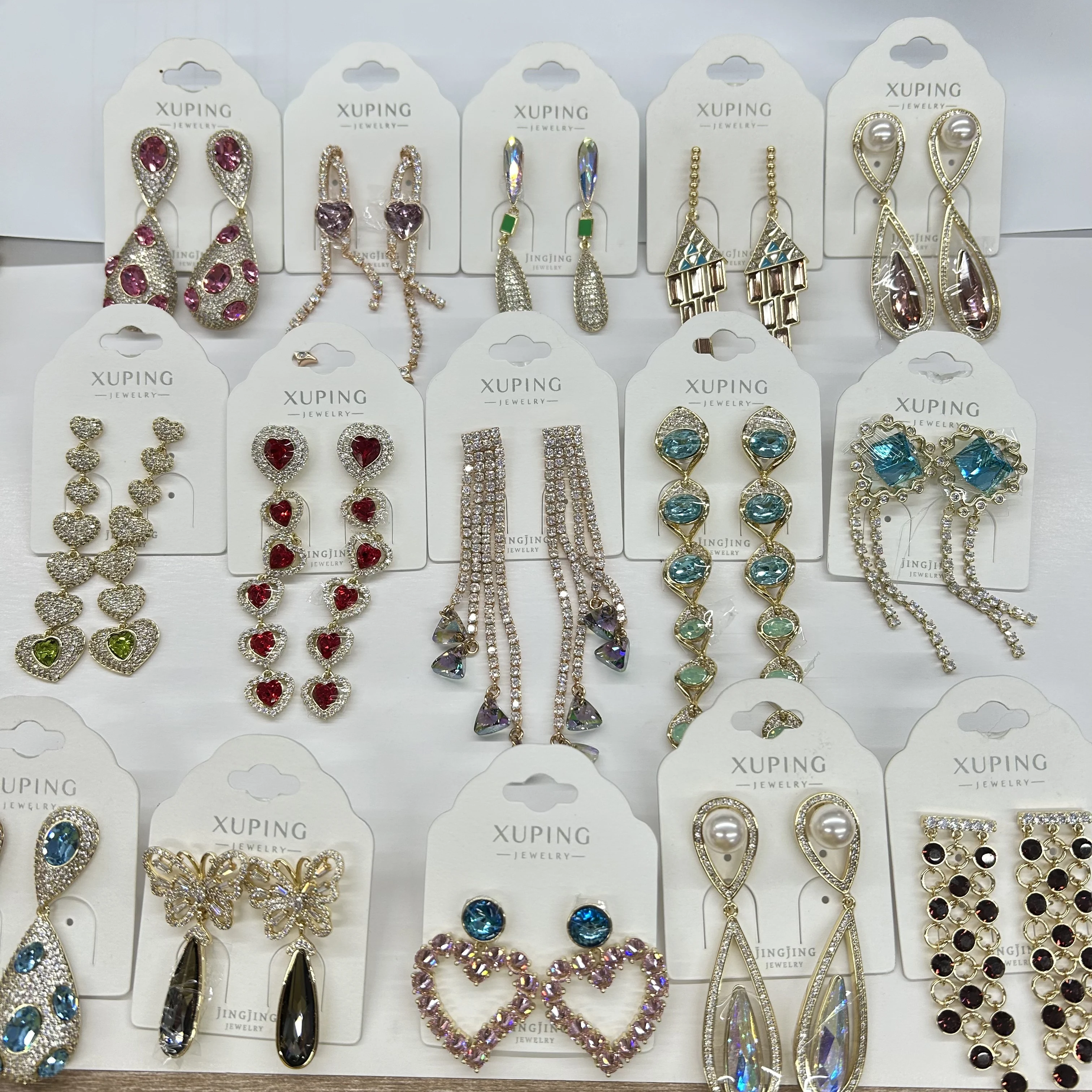 TseenYi Orecchini Lunghi Di Perle Con Nappe Orecchini Di Cristallo Cz Cuore Orecchino Boho Orecchini Lunghi Di Perle Orecchini D'oro Perle Lunghe Nappe Orecchini Retro Perle Catena Orecchini