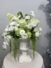 Centrotavola floreale bianco e verde, 60 cm.