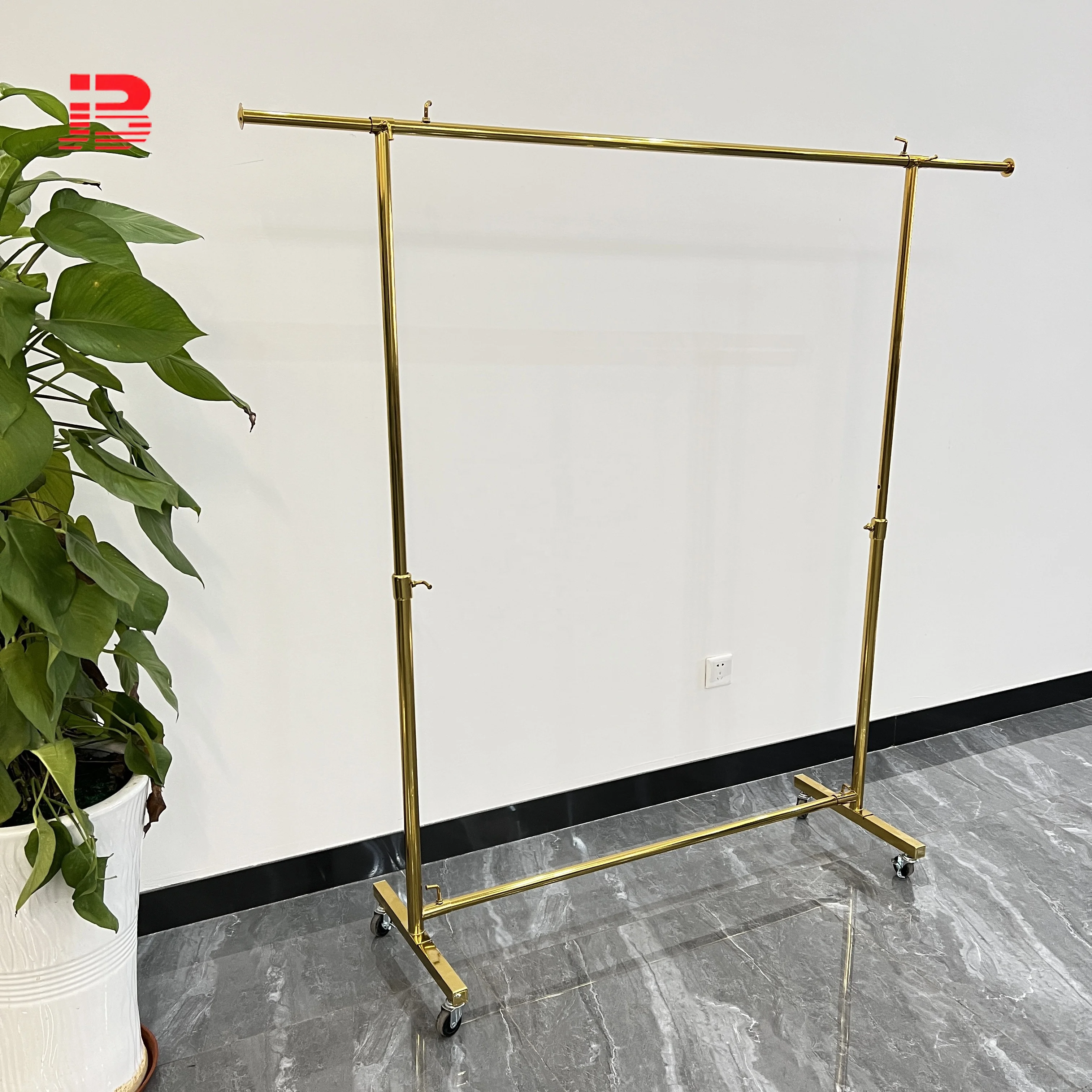 Metal Garment Display Rack Golden Clothing Display Stand For Shop