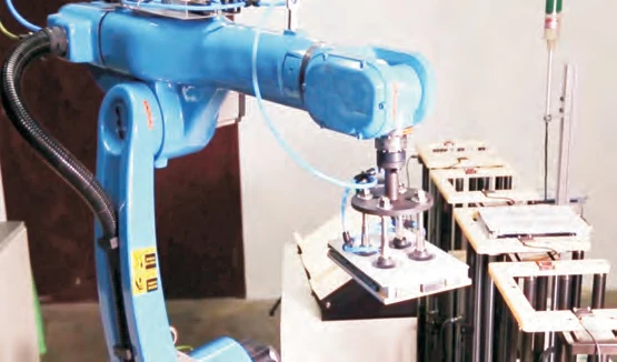 Robotic Arm Manipulator 4 Axis or 6 Axis Industrial Manipulator Robot Arm Price Similar with Kuka and abb Robot Arm