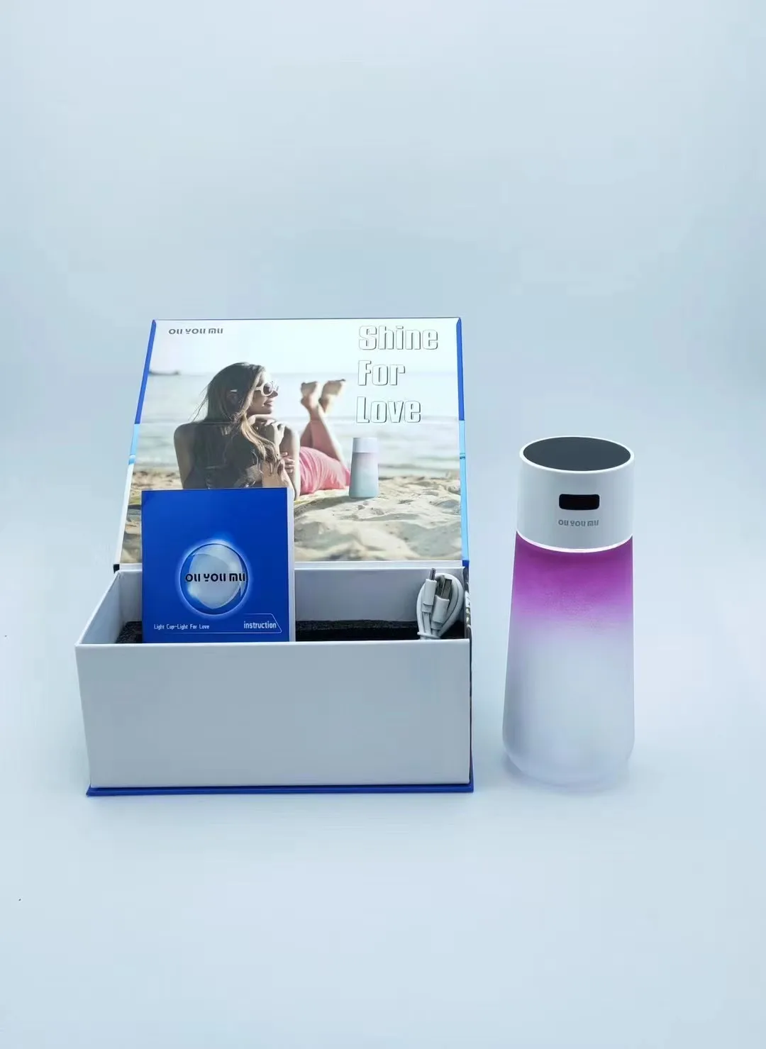 2023 New Popular Design Light Cup Plastic Rechargeable Luminescent Water Bottle Colorful Light Plastic Water Bottle