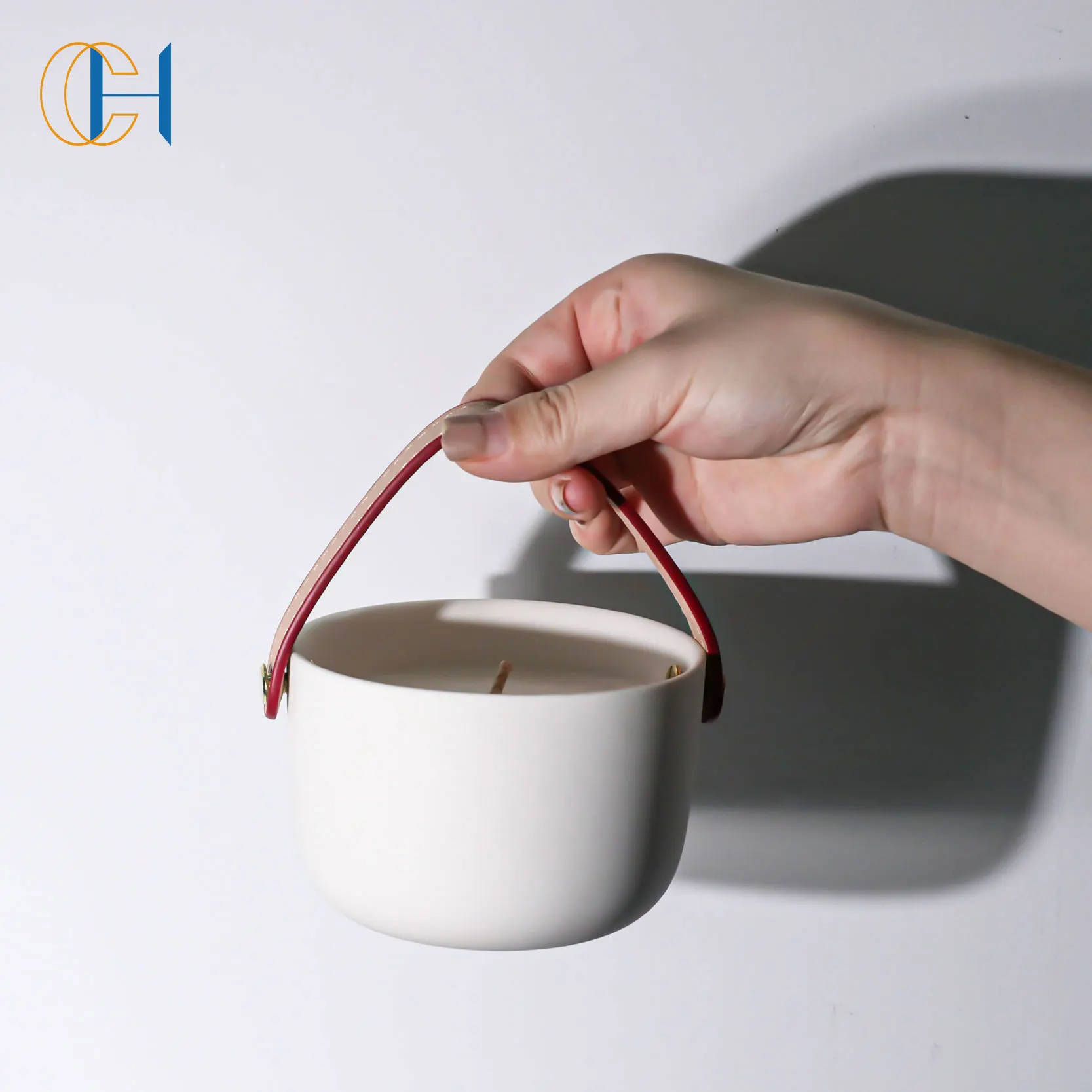 Source C&H New Arrival Unique Design PU Leather Handle Rope Luxury Ceramic  Candle Jars Scented Candle Jar on m.