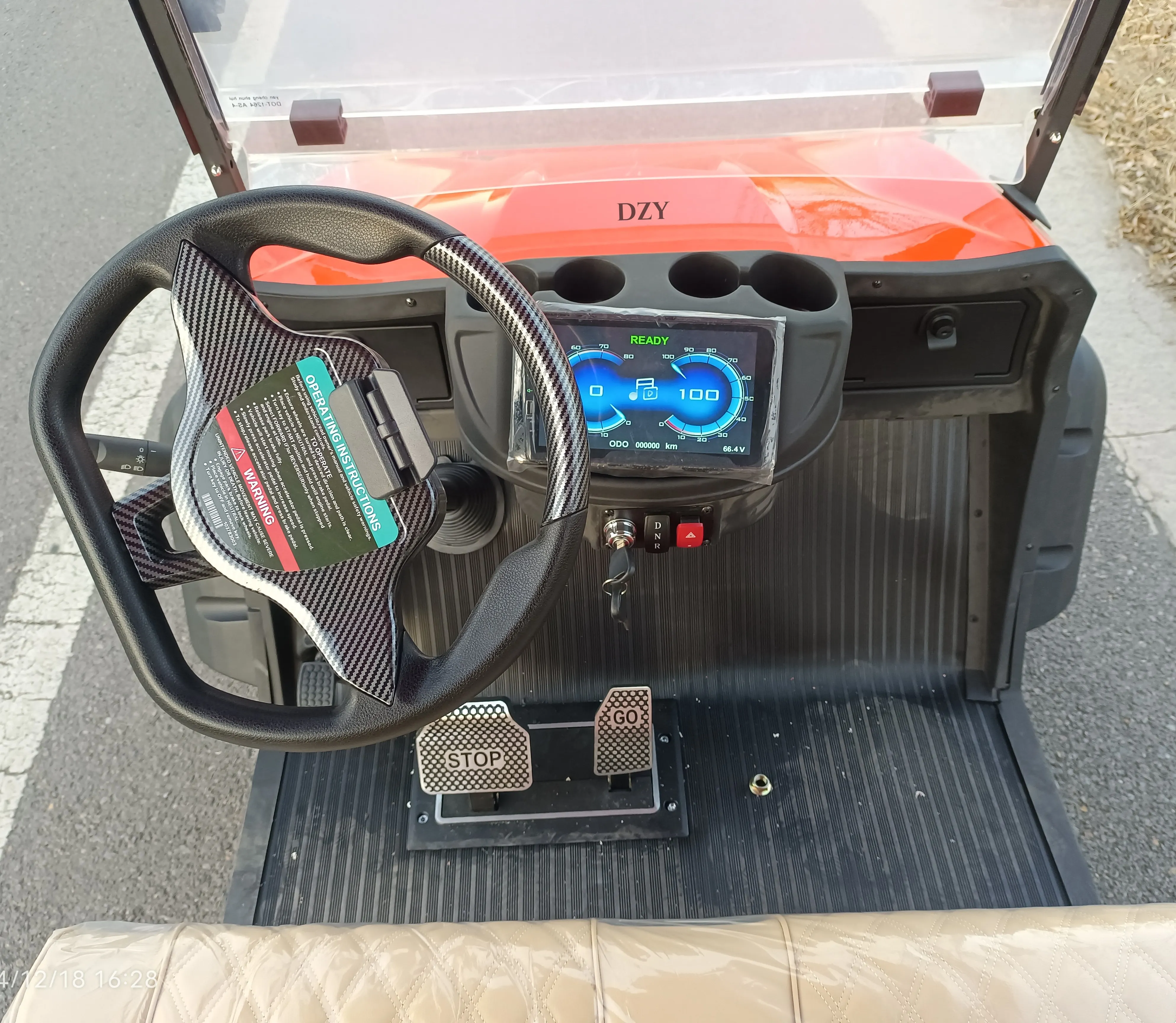 Customizable Logo Printed Modern 4-Seater Electric Golf Cart in Candy Colors 72v Battery Compatible Club Car EEC Certified