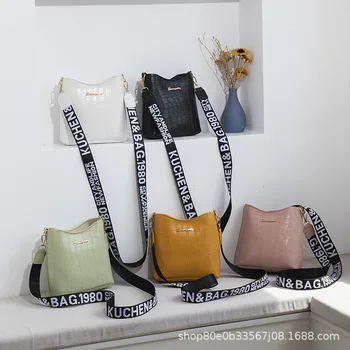 Fashion Korean Women's Shoulder Bag 2022 Messenger China wholesale PU Ladies Bag Women's Fashion Versatile Bucket Bag