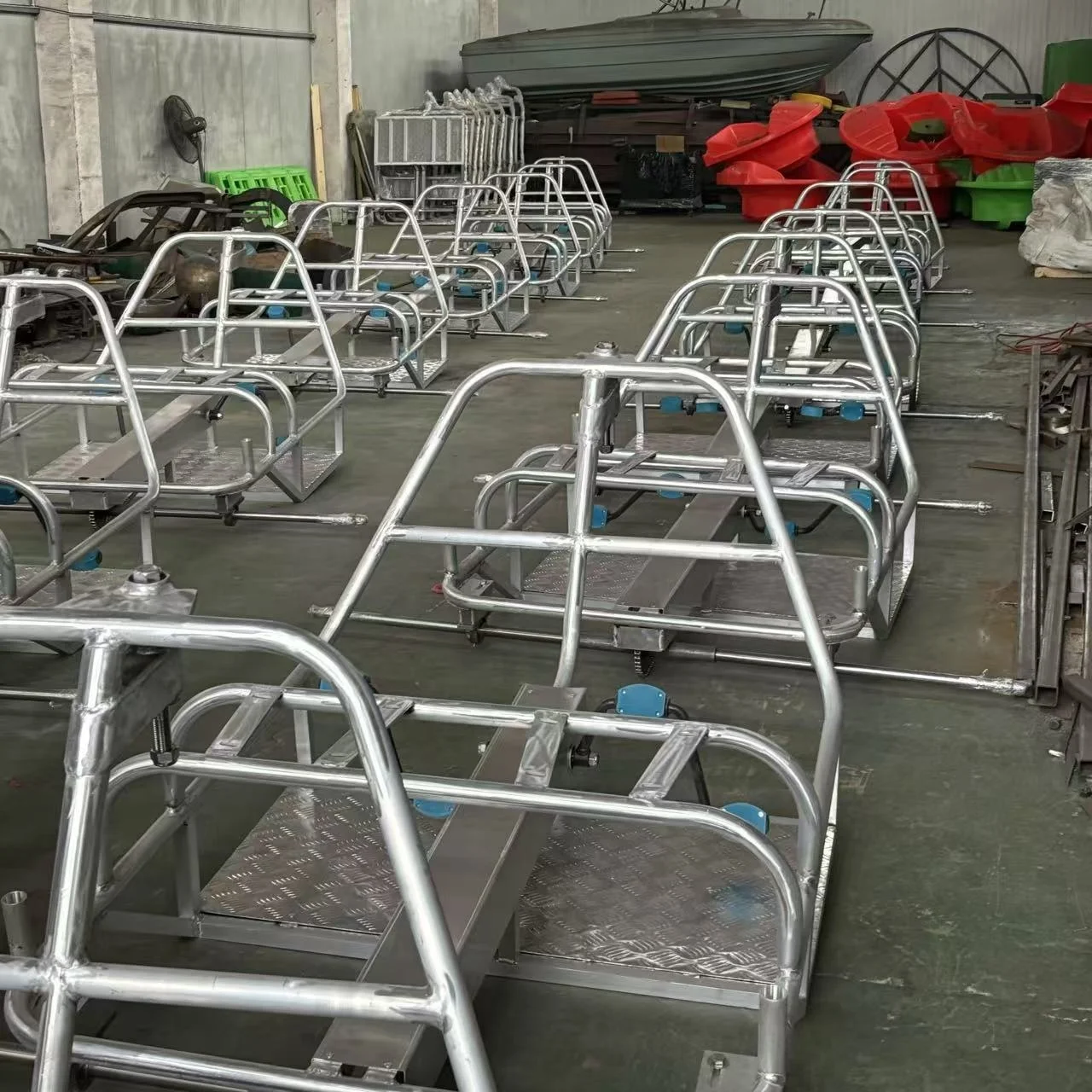 QIQU the Most Popular Two Person on Sea and Lake with 3 Wheels Water Sports Tricycle Pedal Boat Aqua Bike Water Bike