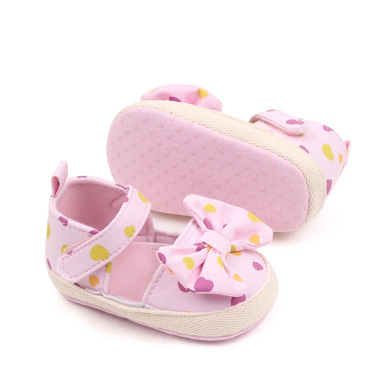 Hot Selling Dot Design Soft Sole Baby Newborn Girl Shoes 2023 factory