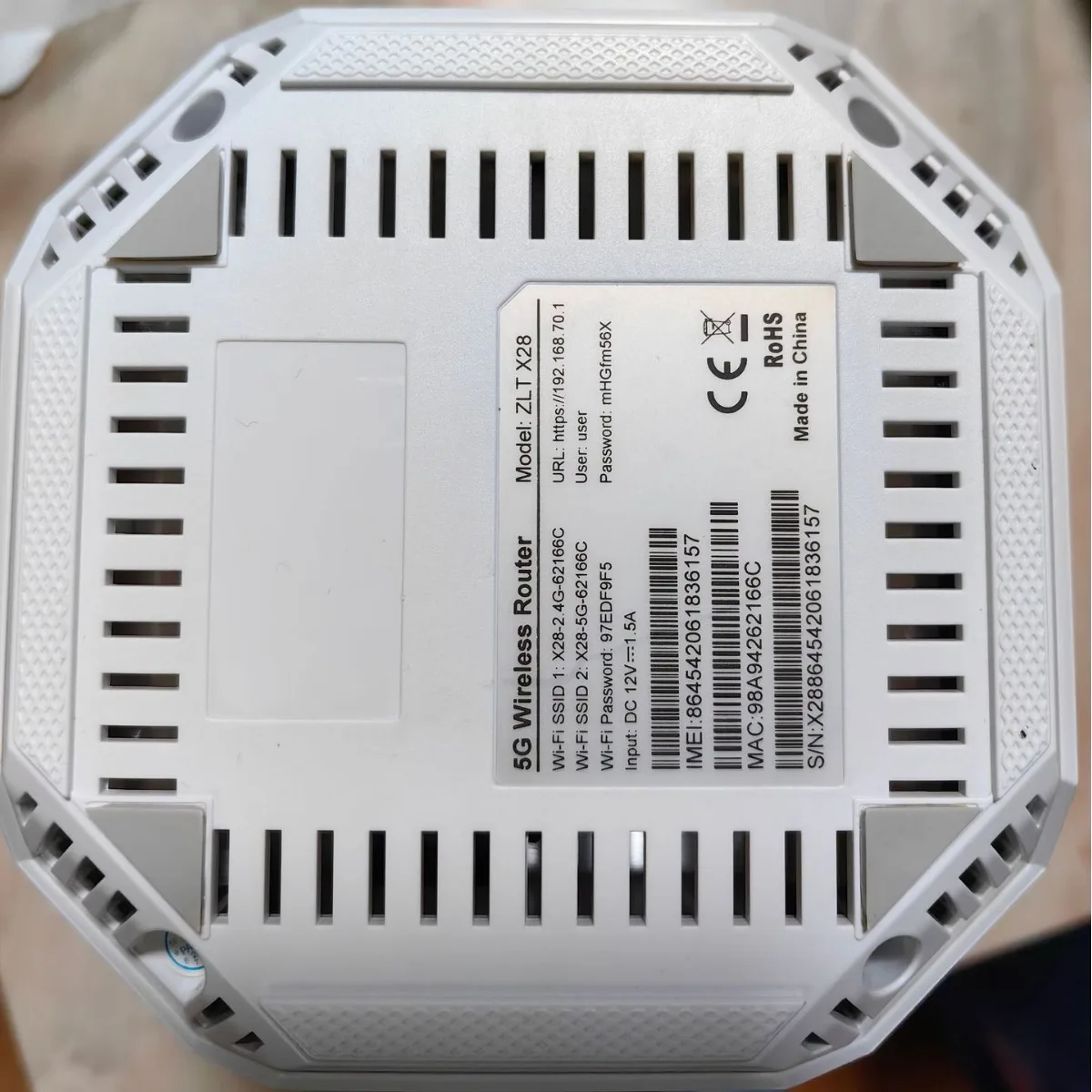 ルーター・ネットワーク機器 5G LINOVISION 産業用 5G セルラー ルーター、デュアル 5G SIM