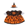Vestido de gasa negra con estampado de calabazas.