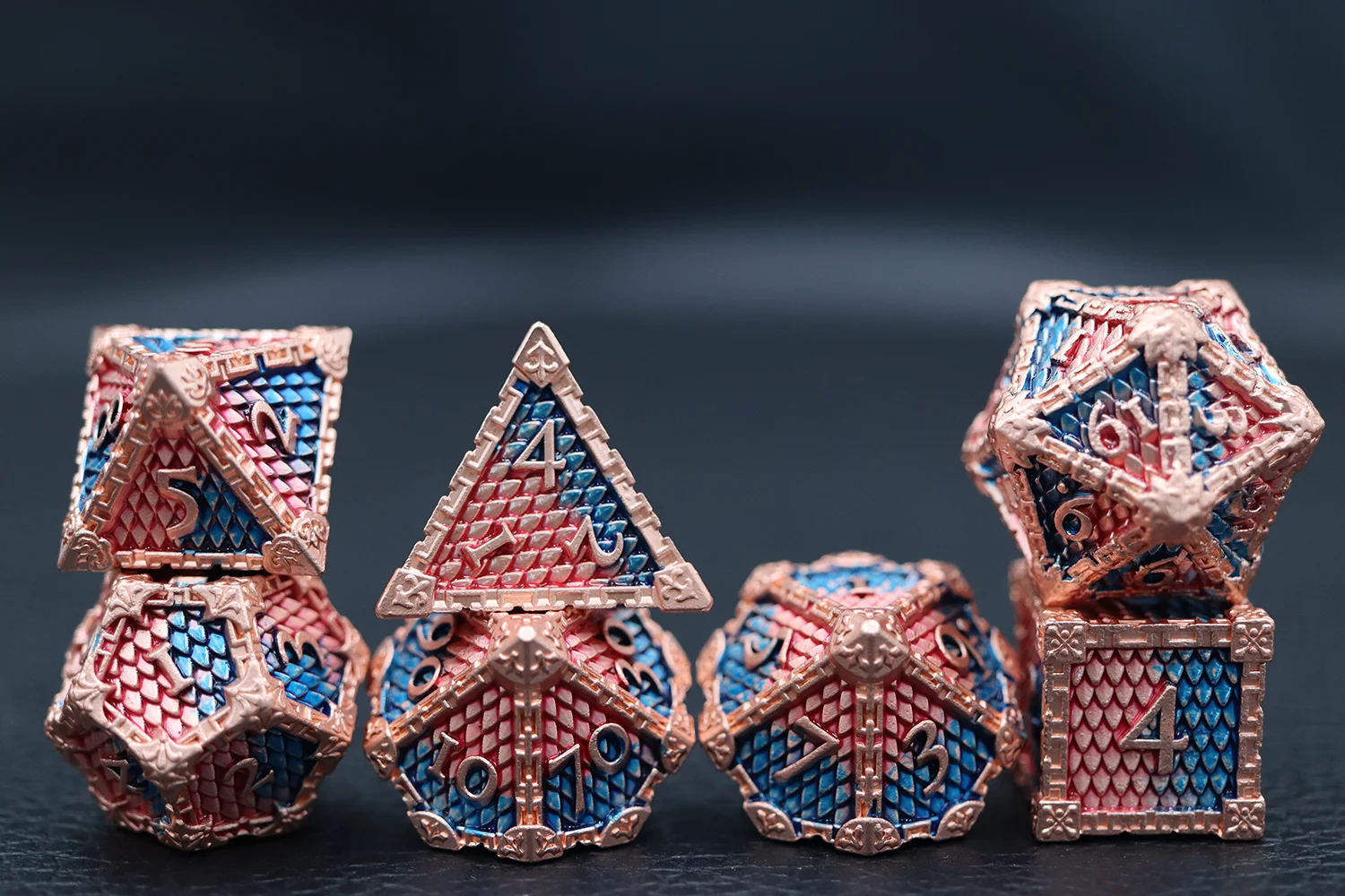 New Design 7 PCS Dragon Scale Metal Dice Set Red & Blue Brass Zinc Alloy for DND Games details