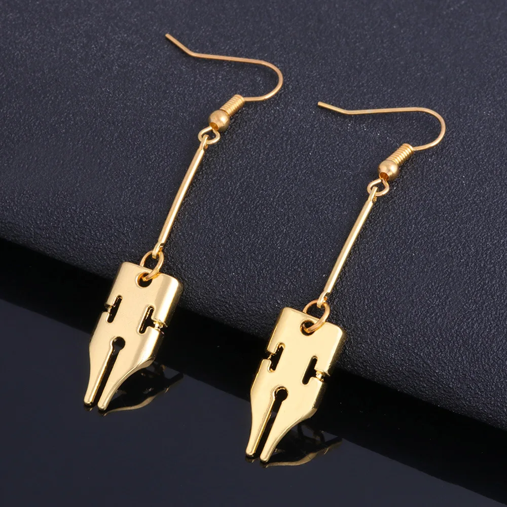 Anime JoJo's Bizarre Adventure: Stone Ocean Jolyne Cujoh Arrow Fragments  Golden Bettle Pendant Ornaments Cosplay Accessory Prop