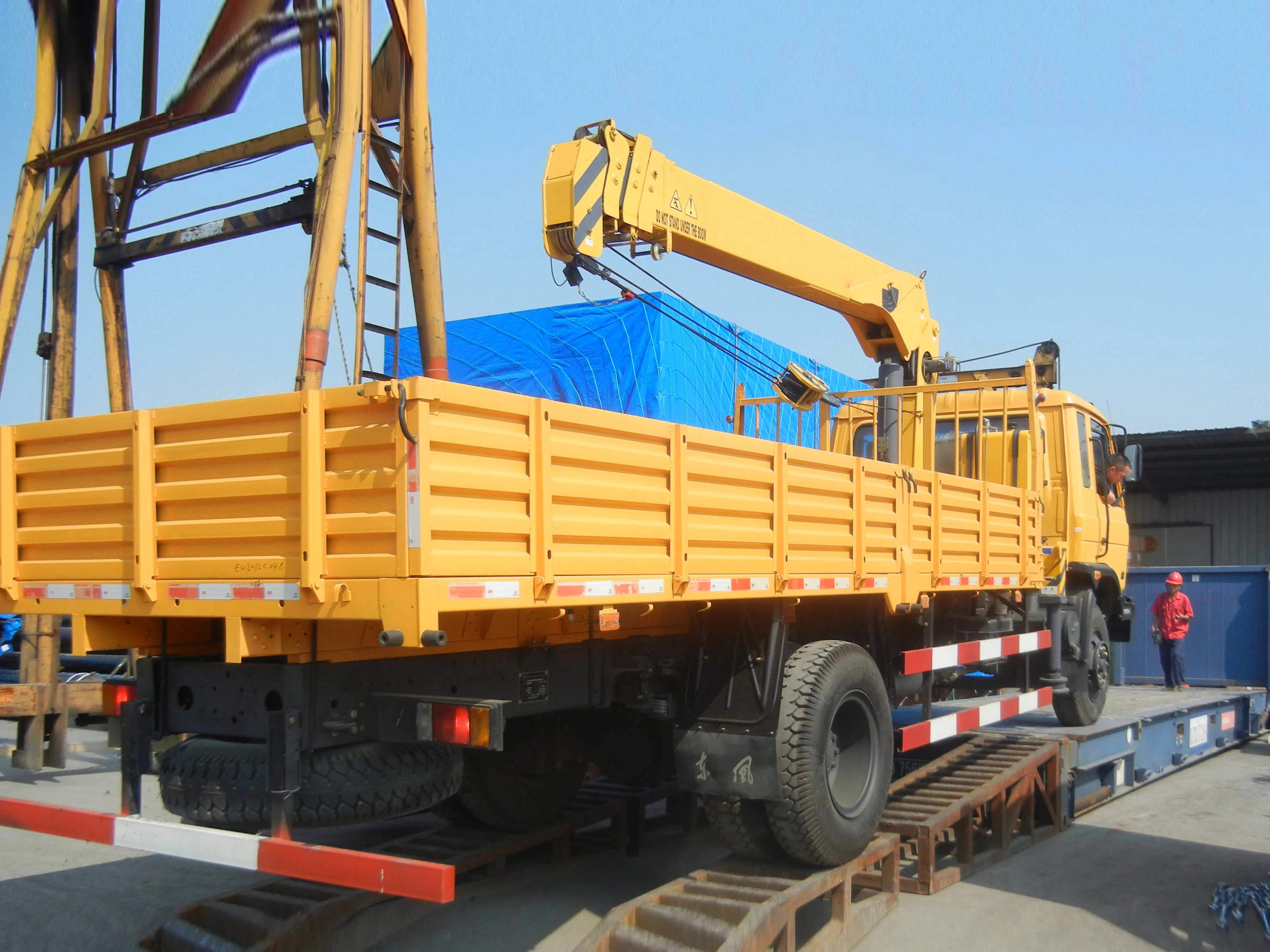 8 Ton Loading Capacity Telescopic Boom Truck Mounted Crane SQ8SK3Q With Cheap Price