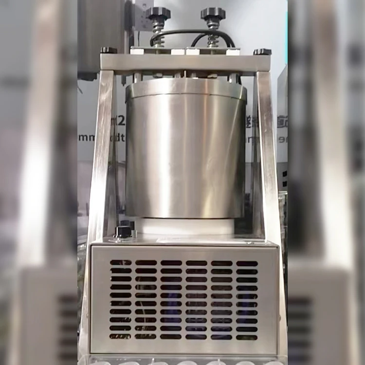 ココア加工機 チョコレート粉砕機 メランジャー リファイナー コンシュ