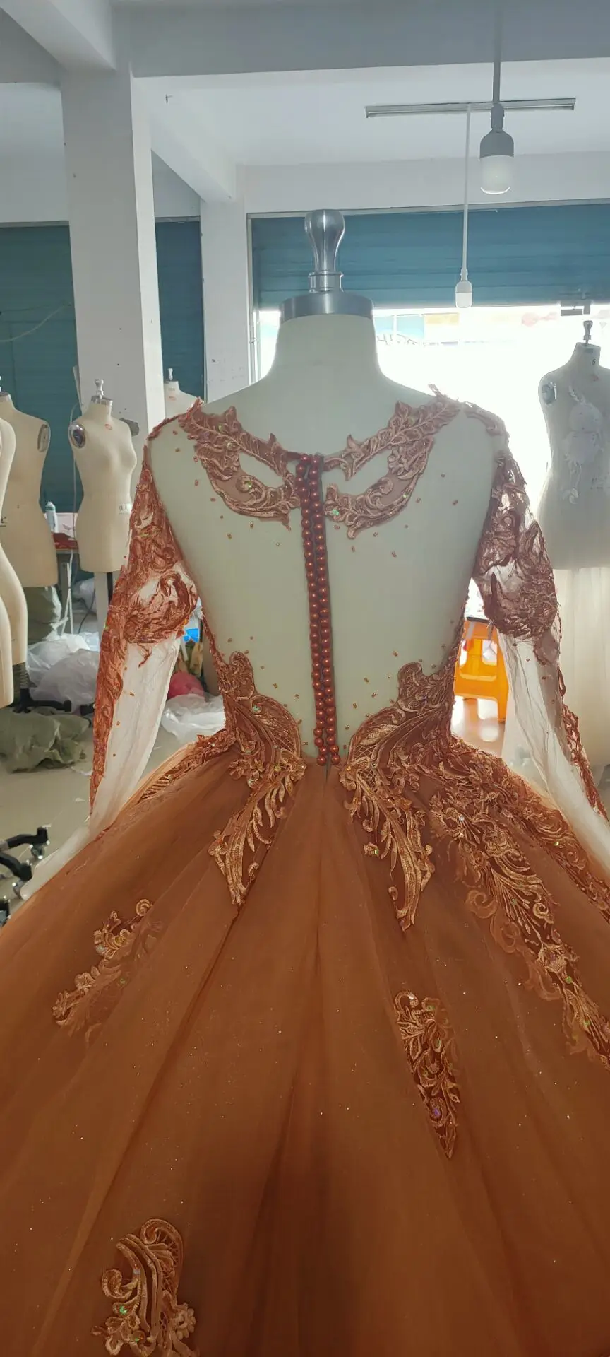 Custom Made Size/Color Designer Lace Applique Bridal Wedding Gowns Long Sleeve Ball Gown Quinceanera Dresses