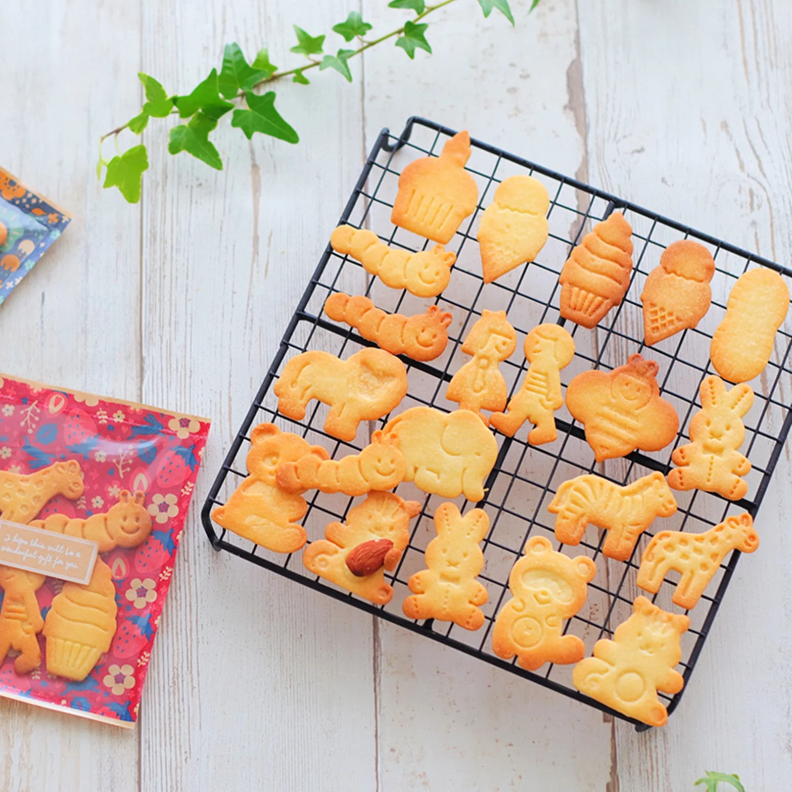 4 PCS Animal Series Raccoon Rabbit Panda Squirrel Christmas Cookie Cutter Set DIY Cookie Molds