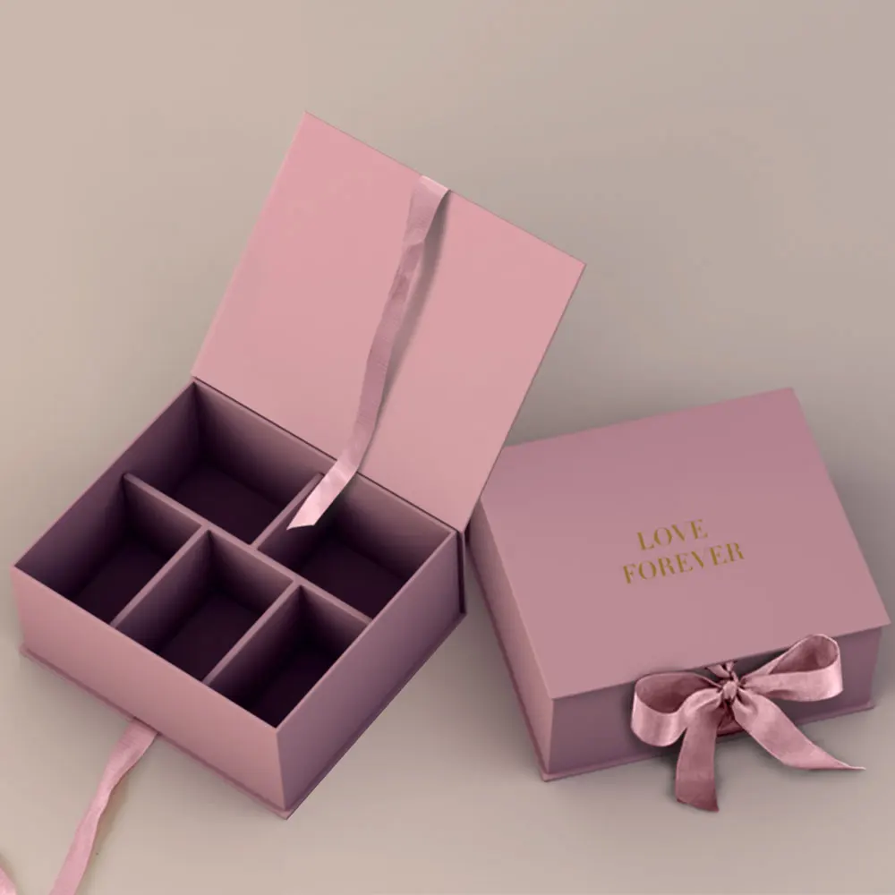 Custom Cardboard Magnetic Comparted Gift Box with 4 Compartments